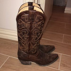 Cowgirl boots/ western boots